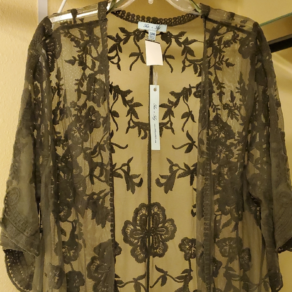 She + Sky Olive Lace Kimono Size S/M